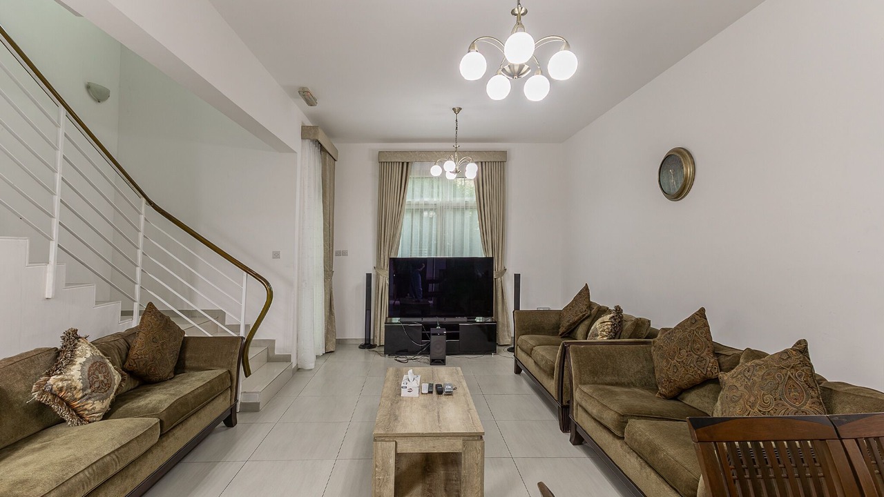 Photo of Livingroom in Dubai Investment Park - 1
