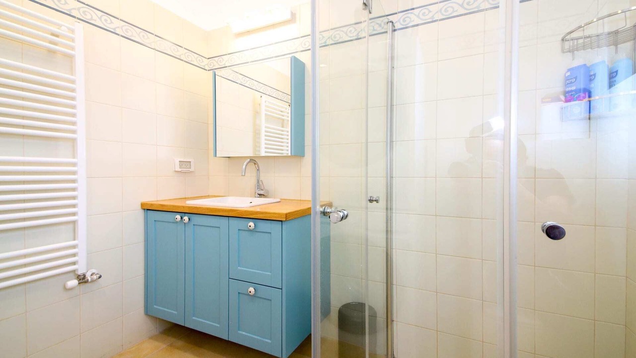 Photo of Bathroom in Katamon