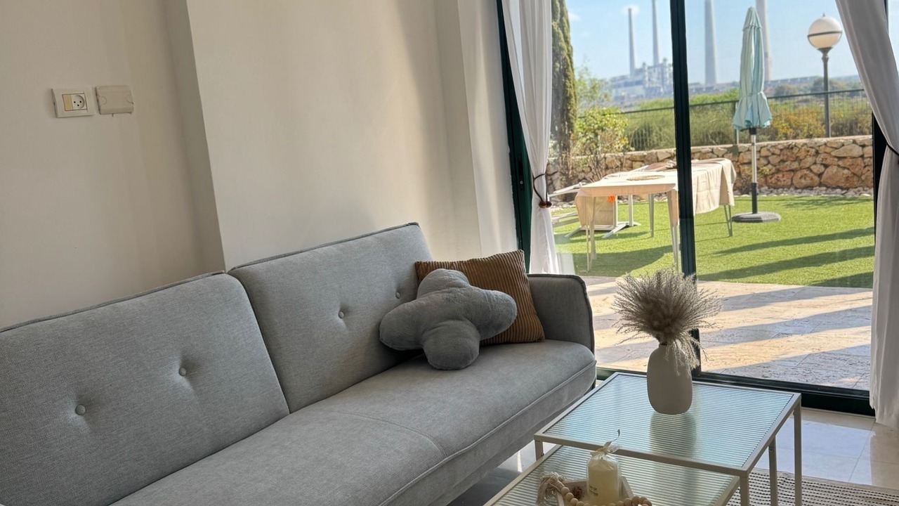Photo of Livingroom in Caesarea