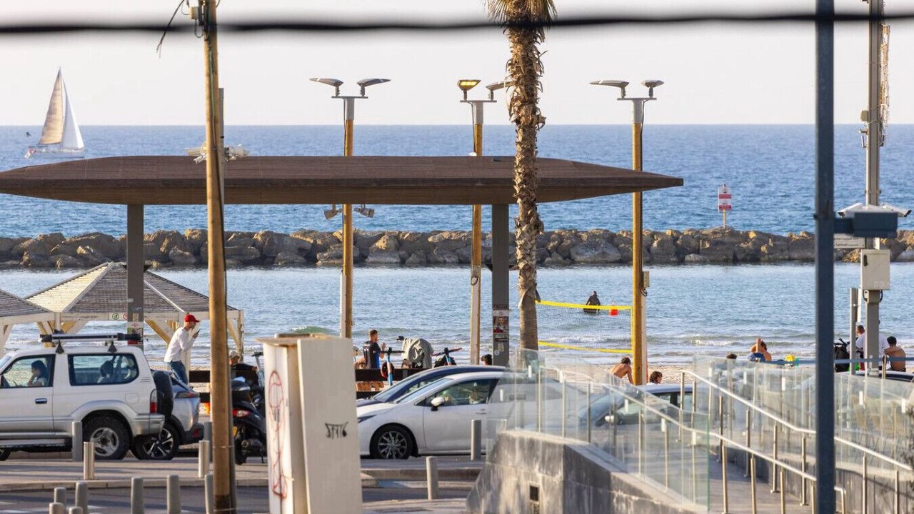 Photo of Others in Tel Aviv Promenade