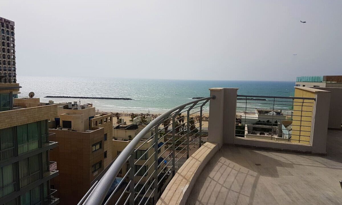 Photo of Others in Tel Aviv Promenade
