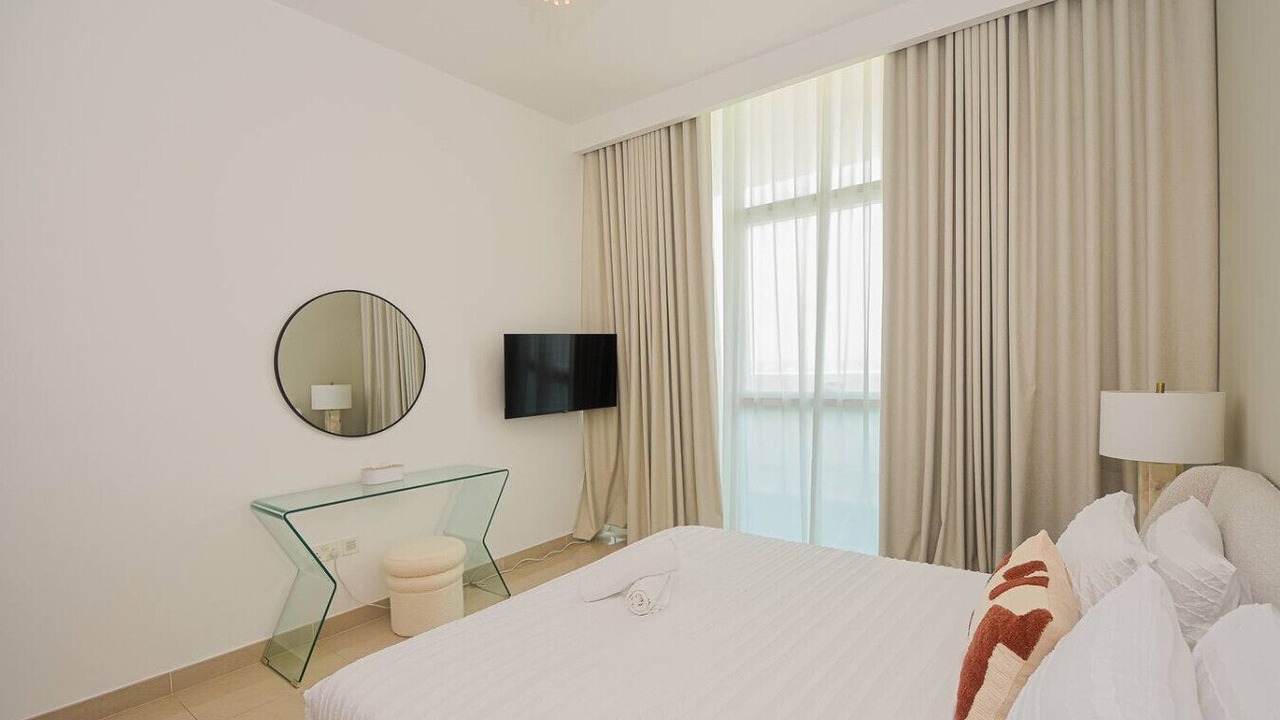 Photo of Bedroom in Mina Al Arab