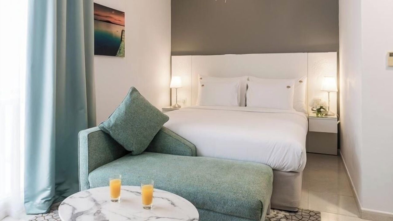 Photo of Bedroom in Mina Al Arab