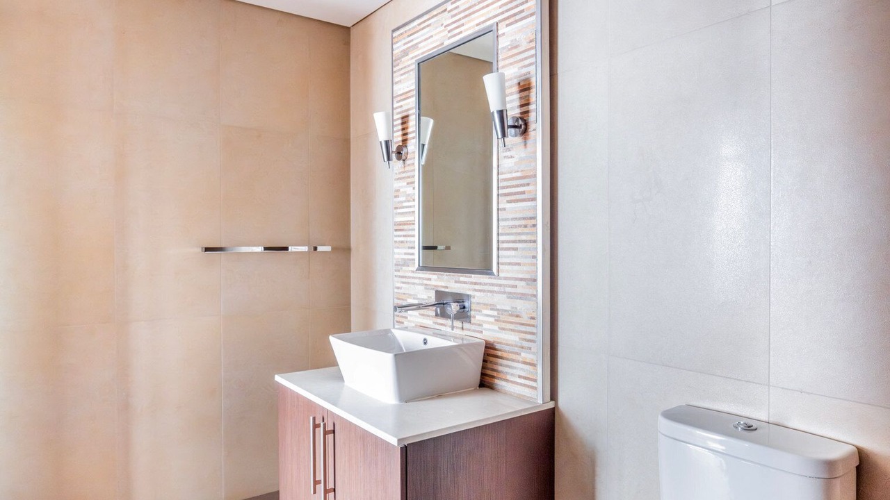 Photo of Bathroom in Za'abeel 2