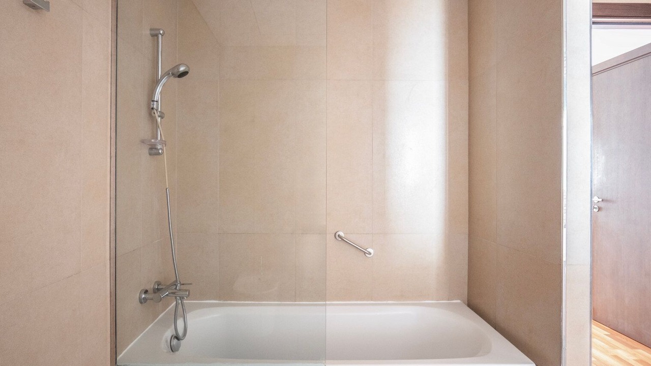 Photo of Bathroom in Za'abeel 2