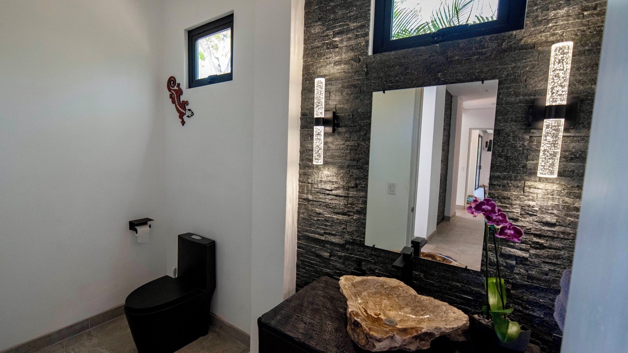 Photo of Bathroom in Tamarindo