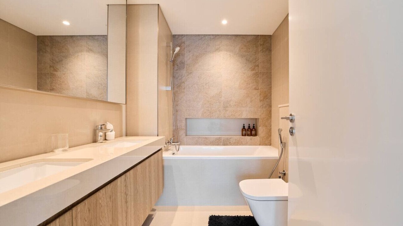Photo of Bathroom in Za'abeel 2