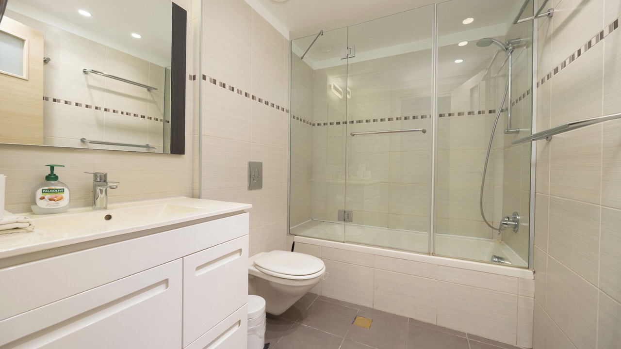 Photo of Bathroom in Jerusalem City Centre