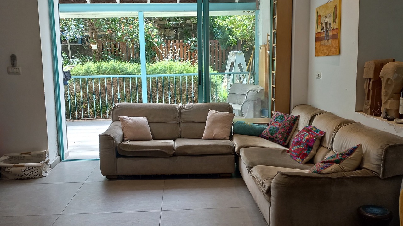 Photo of Livingroom in Emek Refaim