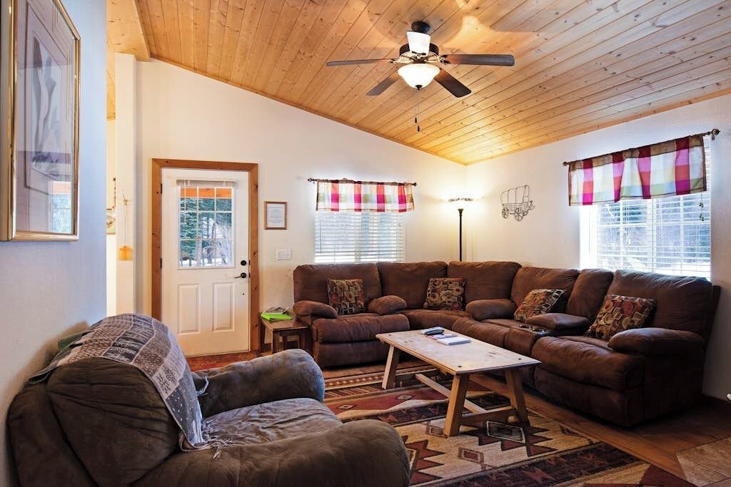Photo of Livingroom in South Fork