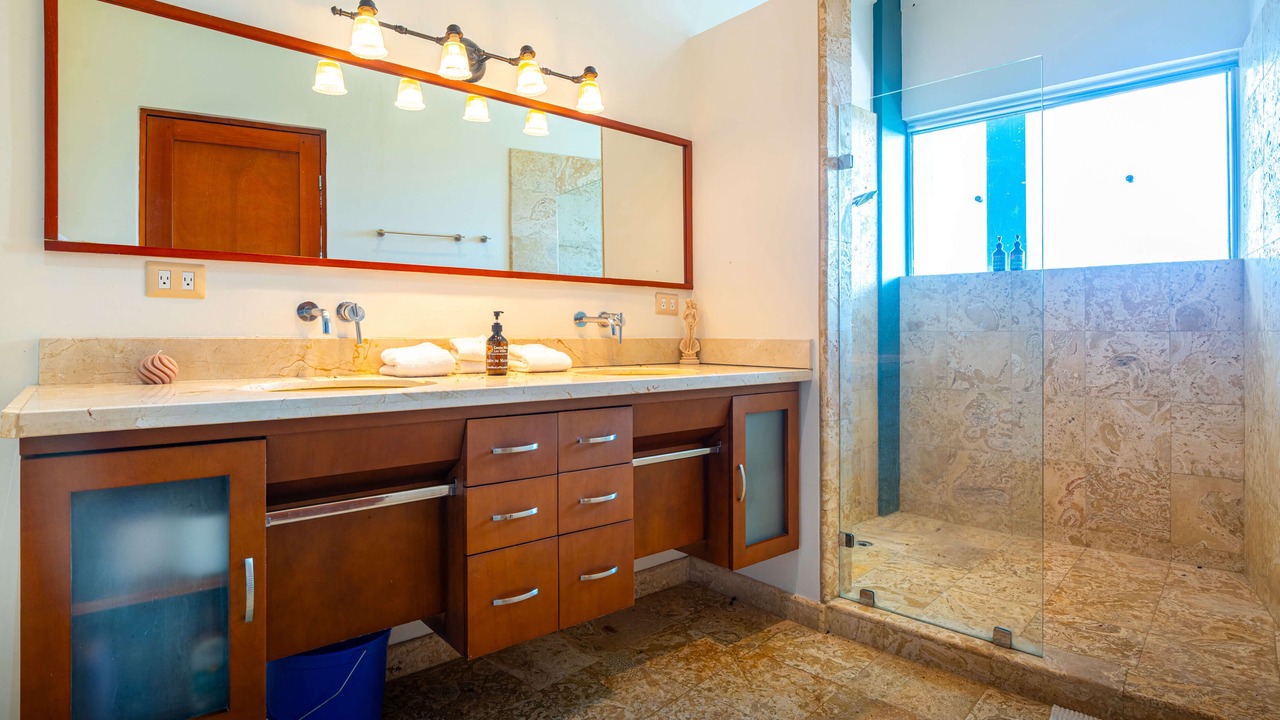 Photo of Bathroom in Canton Parrita