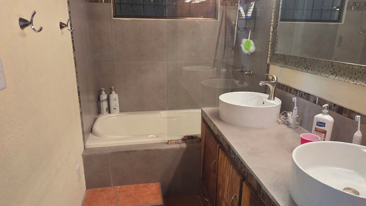 Photo of Bathroom in Garabito