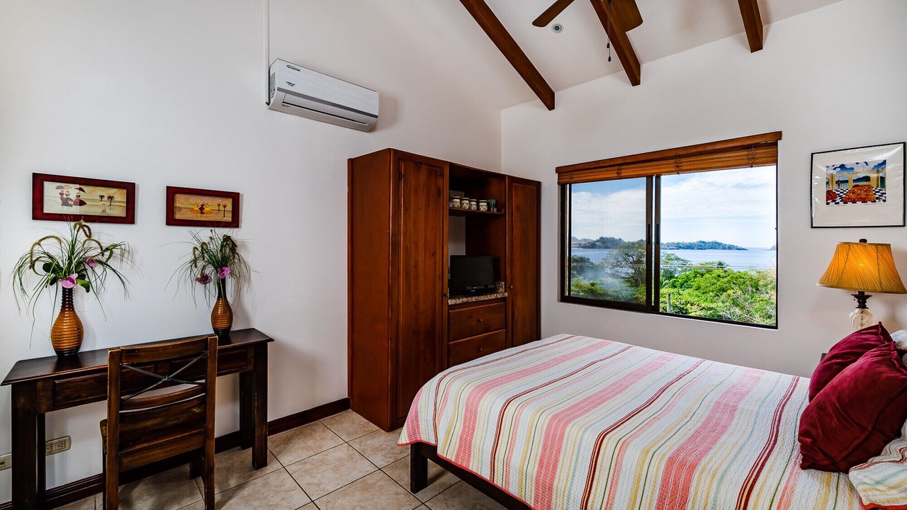Photo of Bedroom in Potrero