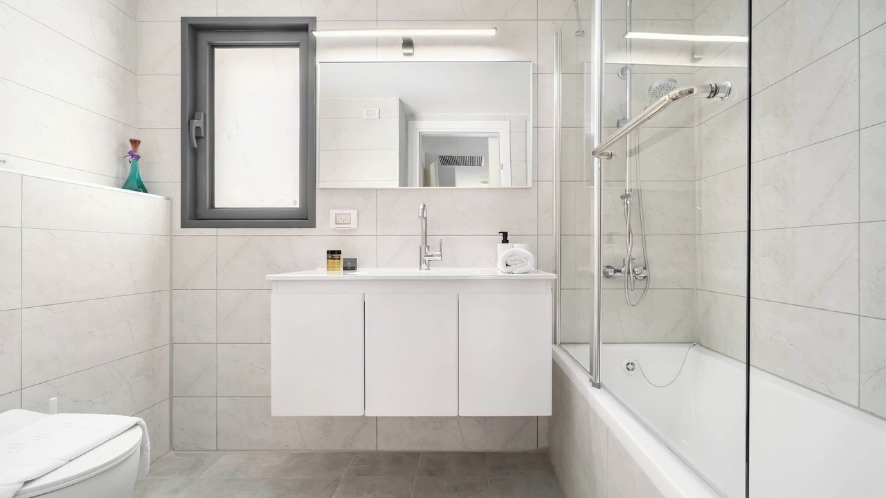 Photo of Bathroom in Rishon LeTsiyon
