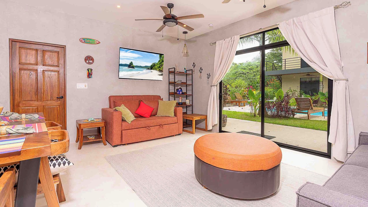 Photo of Livingroom in Palm Beach Estates