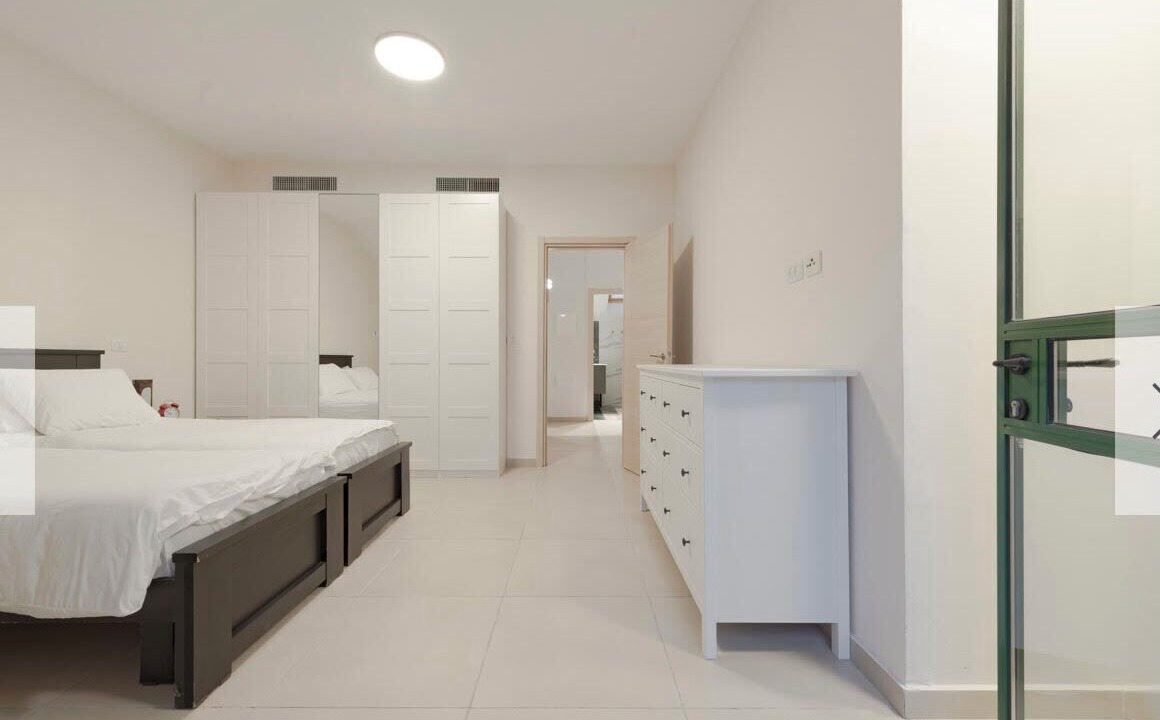 Photo of Bedroom in Nachlaot