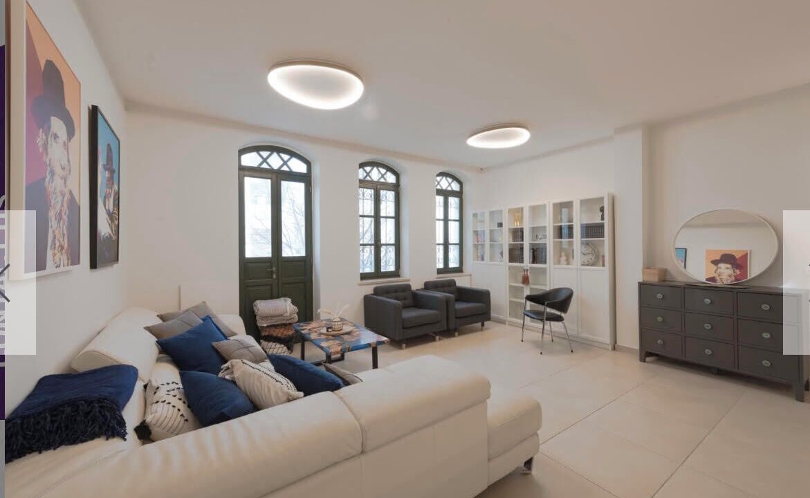 Photo of Livingroom in Nachlaot