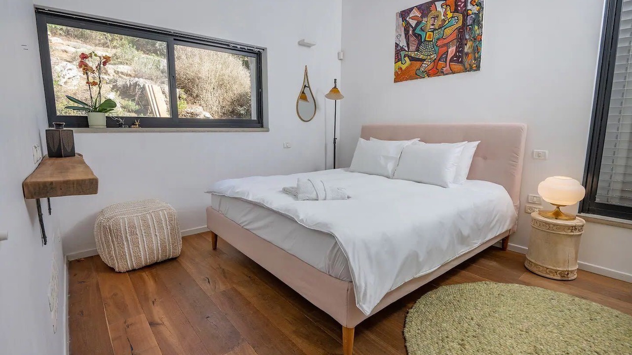 Photo of Bedroom in Kerem Maharal