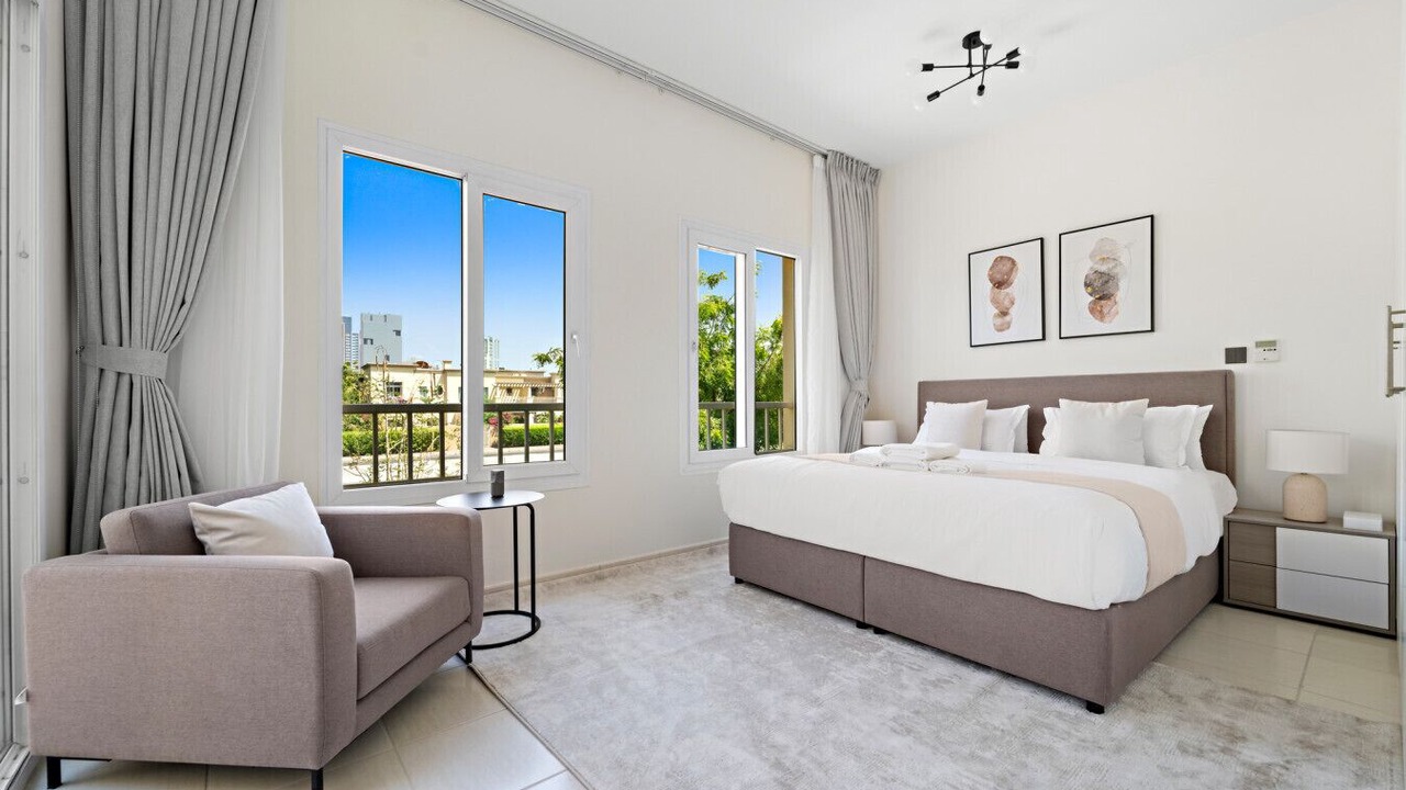 Photo of Bedroom in Emirates Hills