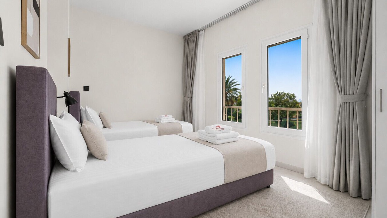 Photo of Bedroom in Emirates Hills