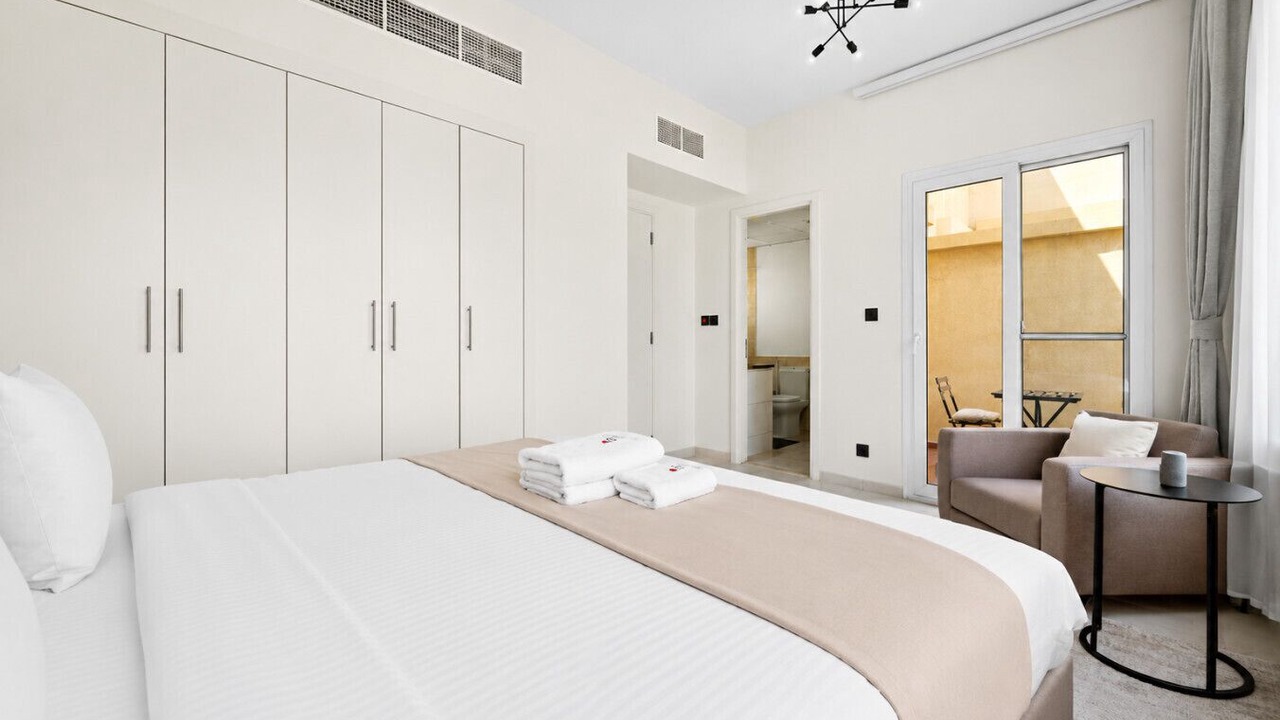 Photo of Bedroom in Emirates Hills