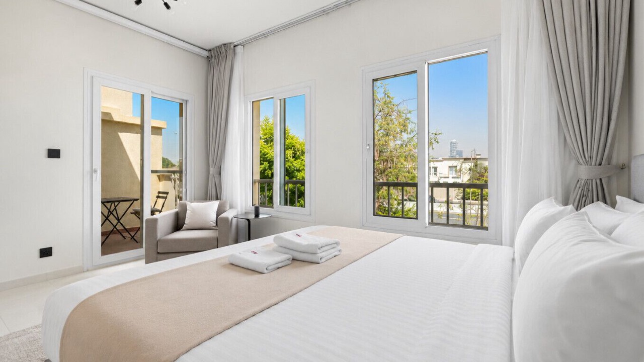 Photo of Bedroom in Emirates Hills