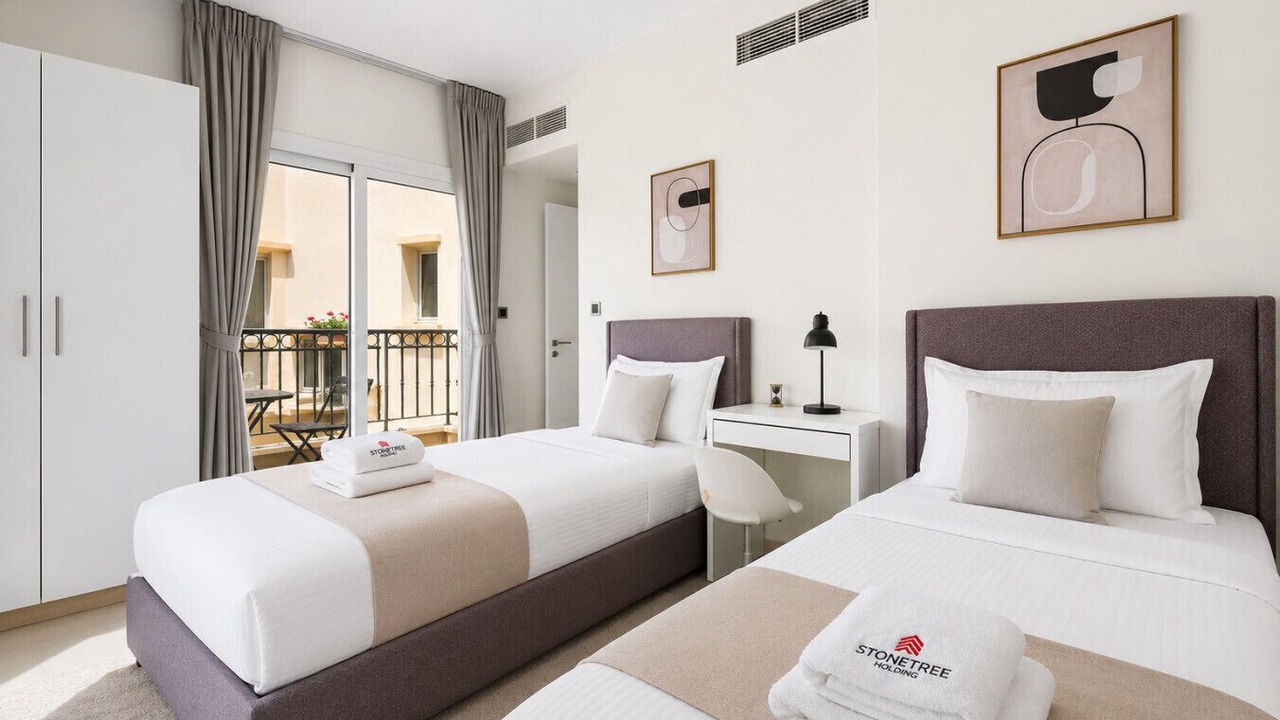 Photo of Bedroom in Emirates Hills
