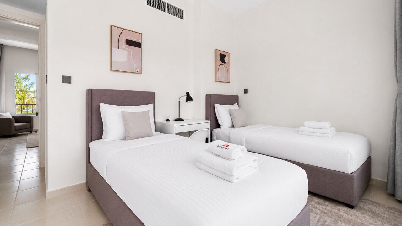 Photo of Bedroom in Emirates Hills