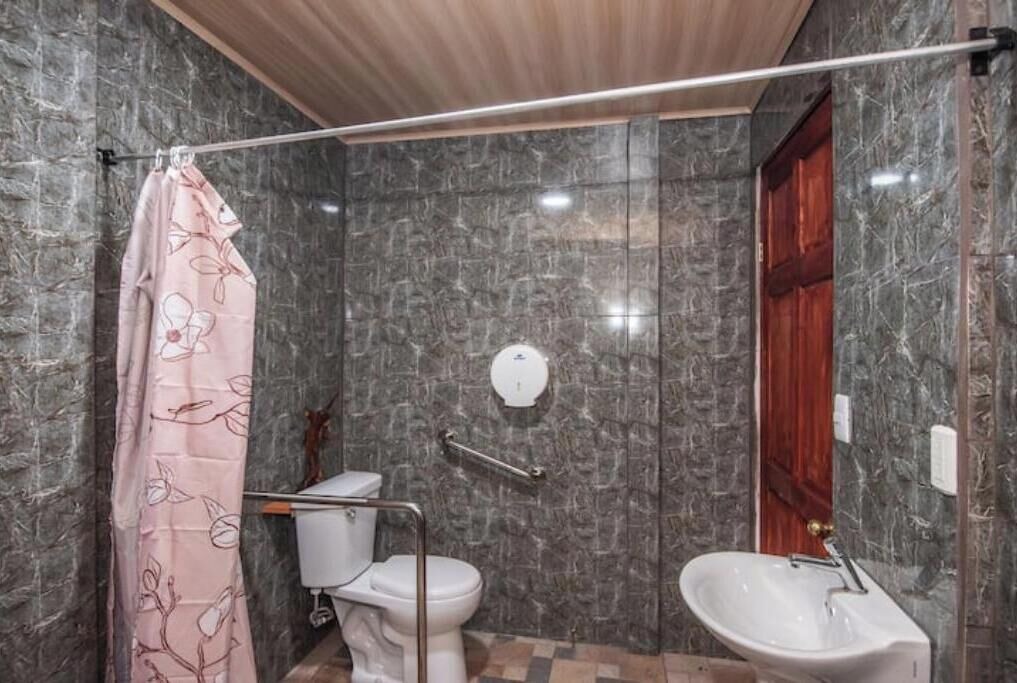 Photo of Bathroom in Tarcoles