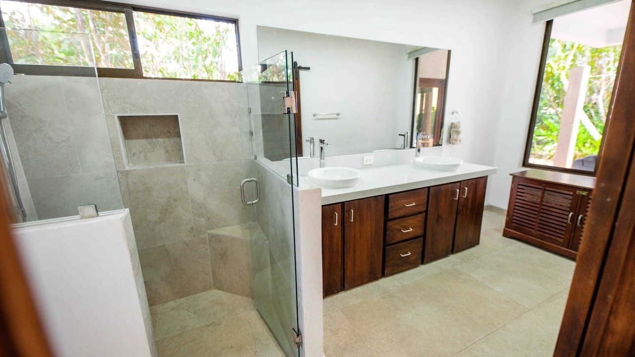 Photo of Bathroom in Canton Parrita