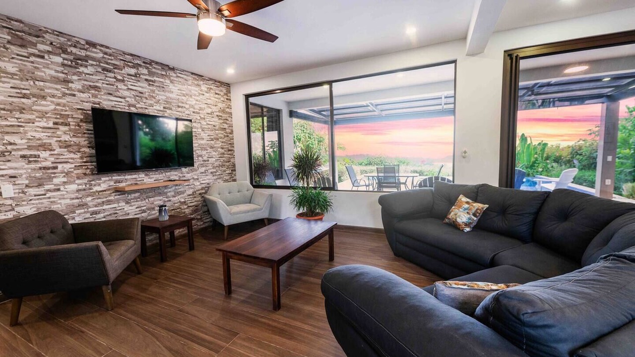 Photo of Livingroom in Canton Parrita