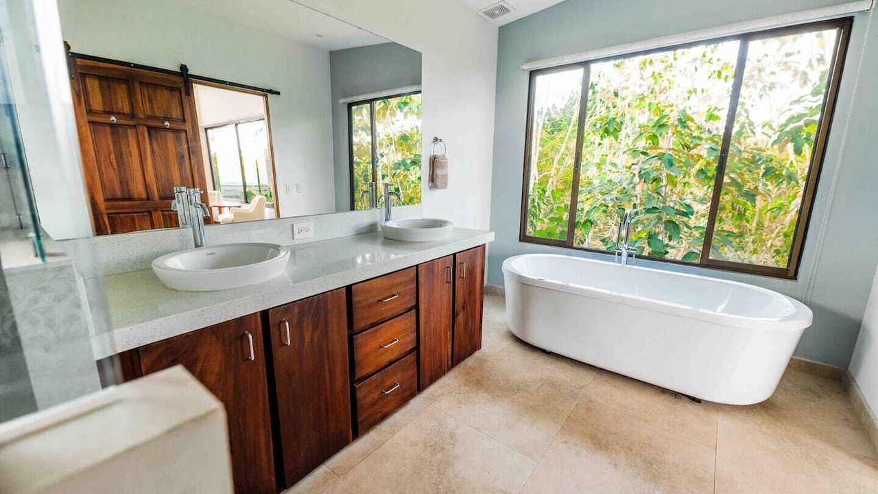 Photo of Bathroom in Canton Parrita