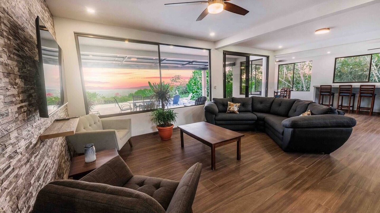 Photo of Livingroom in Canton Parrita
