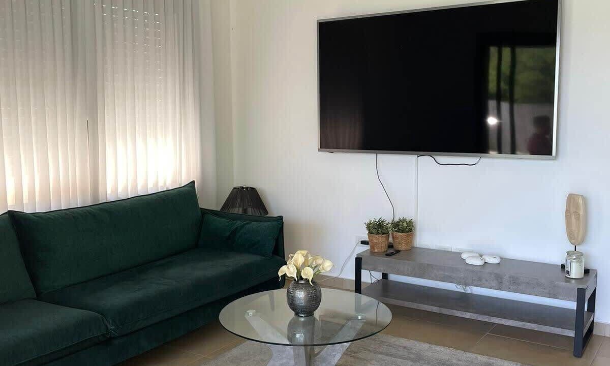 Photo of Livingroom in Caesarea