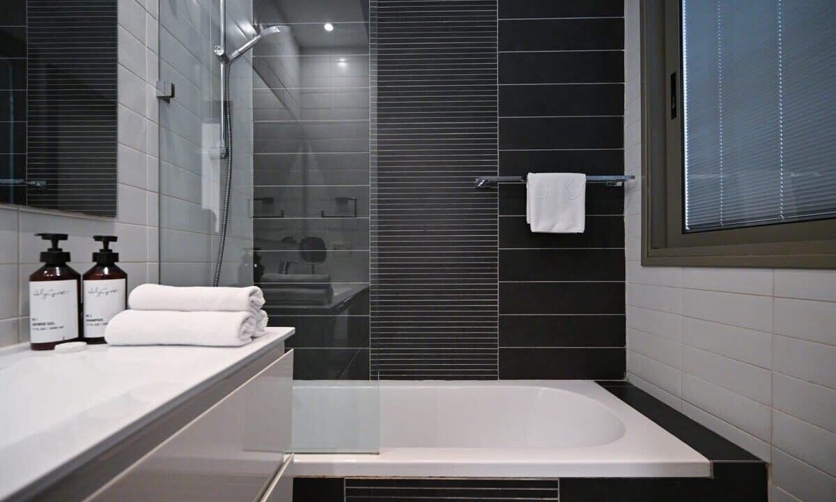 Photo of Bathroom in Tel Aviv Promenade