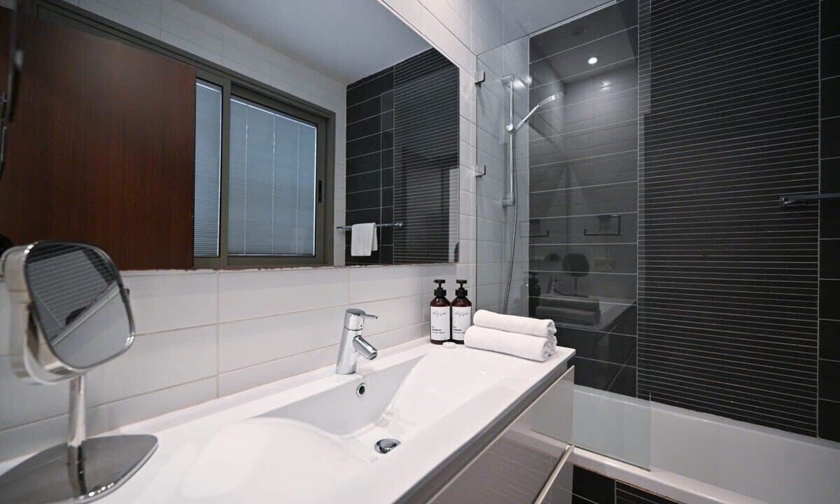 Photo of Bathroom in Tel Aviv Promenade