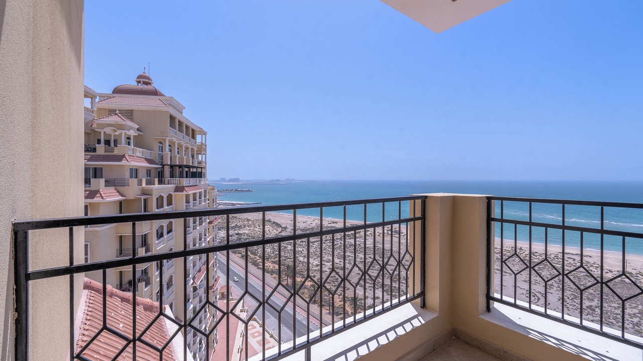 Photo of Patio Balcony in Al Hamra Village