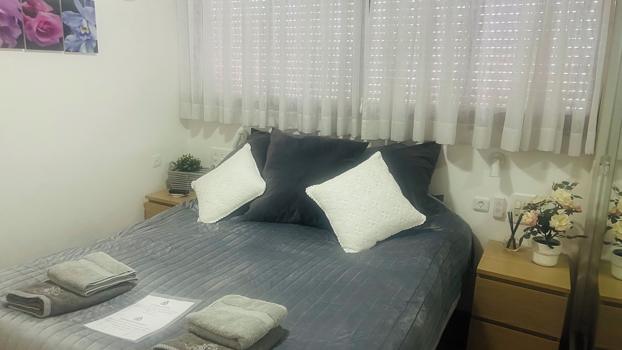 Photo of Bedroom in Giv'atayim