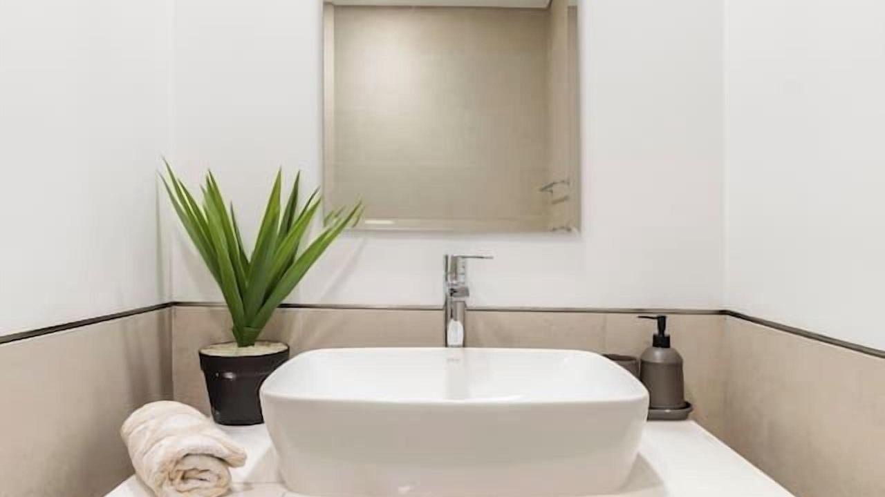 Photo of Bathroom in Umm Suqeim 3