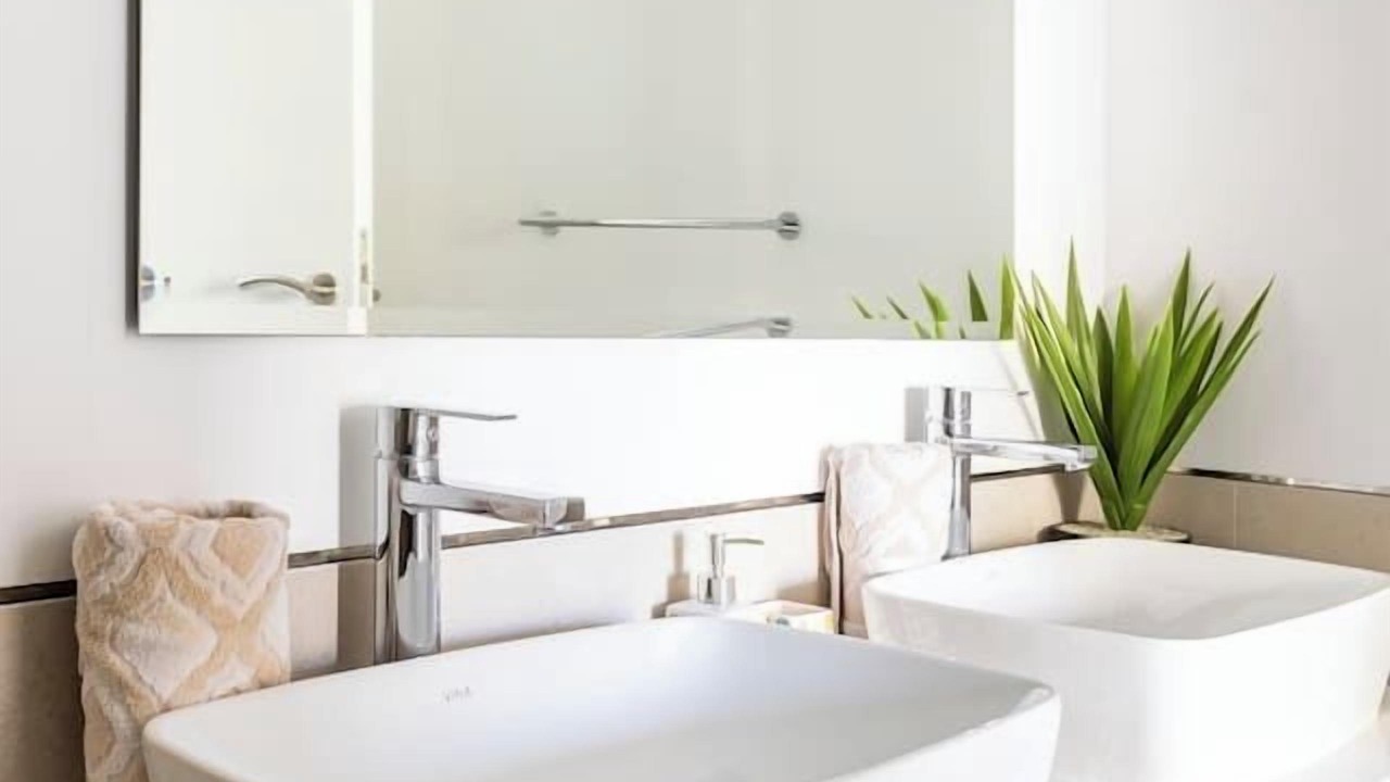 Photo of Bathroom in Umm Suqeim 3