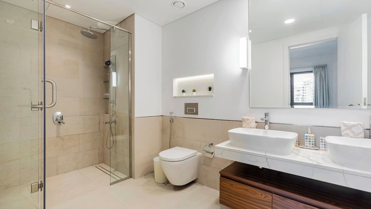 Photo of Bathroom in Umm Suqeim 3