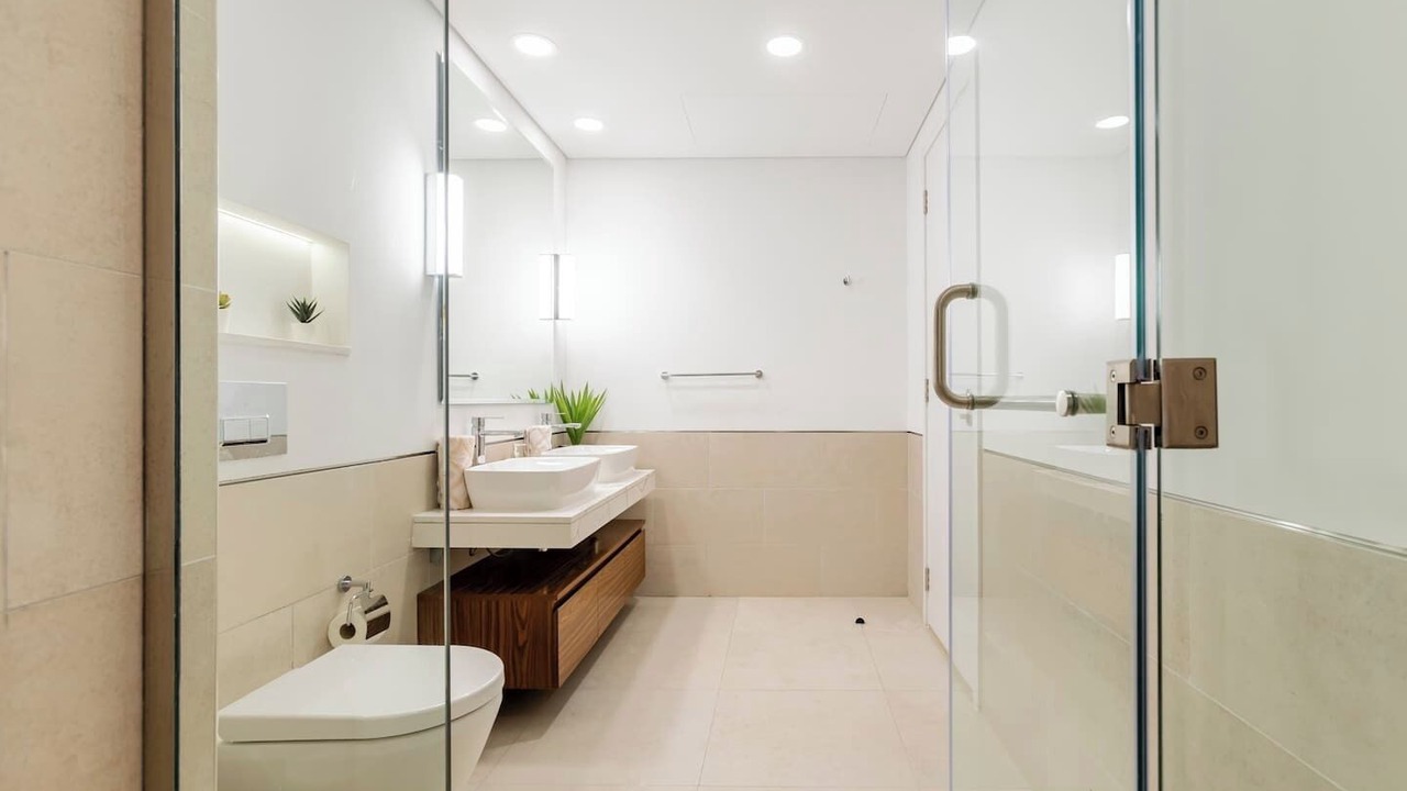 Photo of Bathroom in Umm Suqeim 3