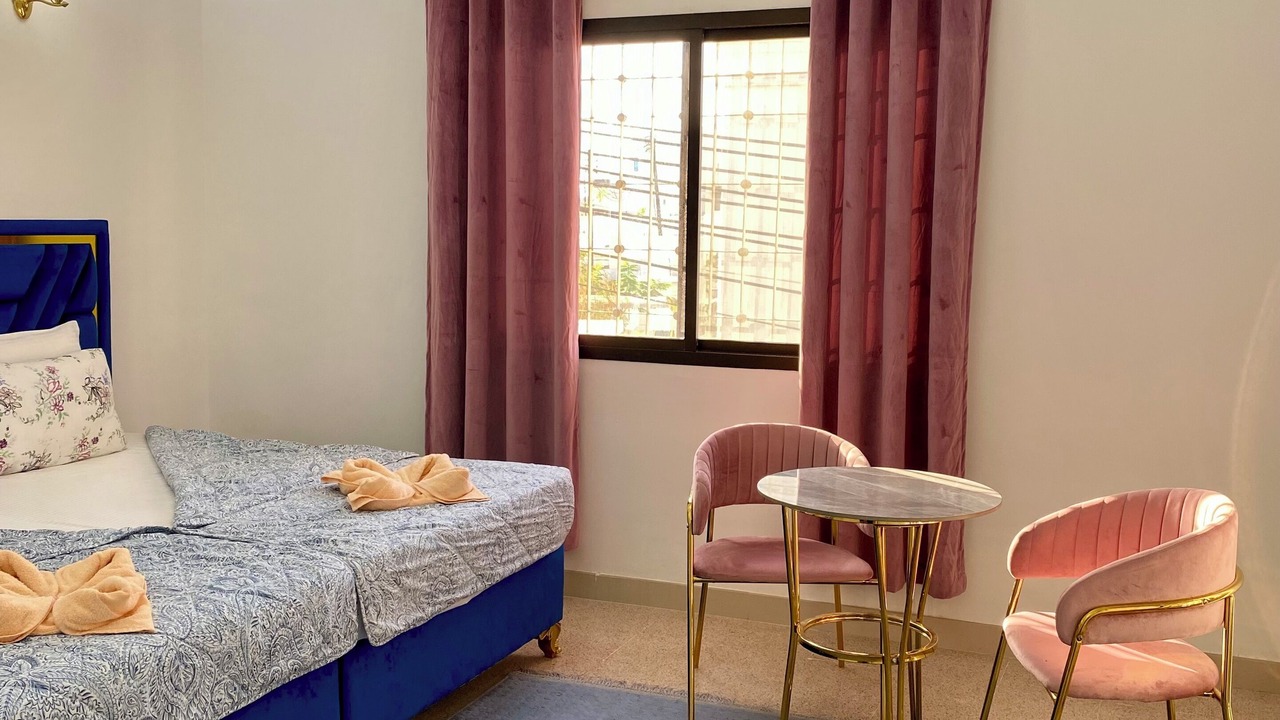 Photo of Bedroom in Qurm