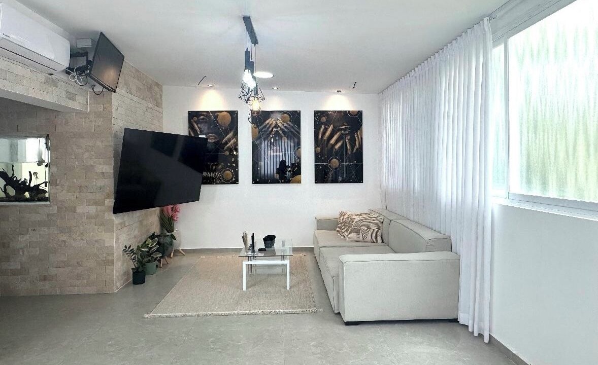 Photo of Livingroom in Kiryat Yam