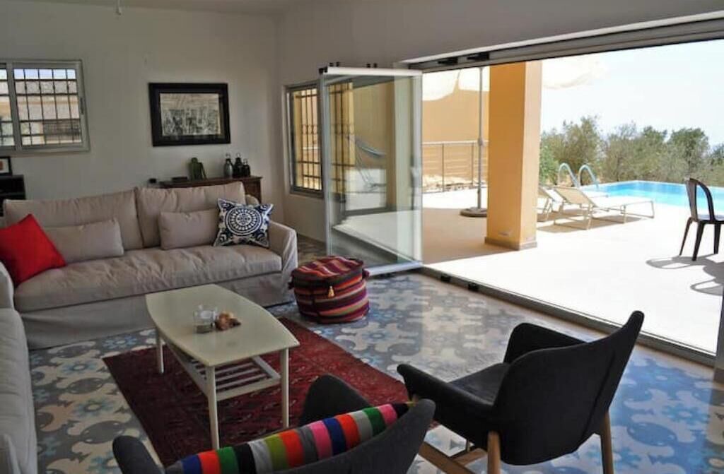 Photo of Livingroom in Al-Maghtas