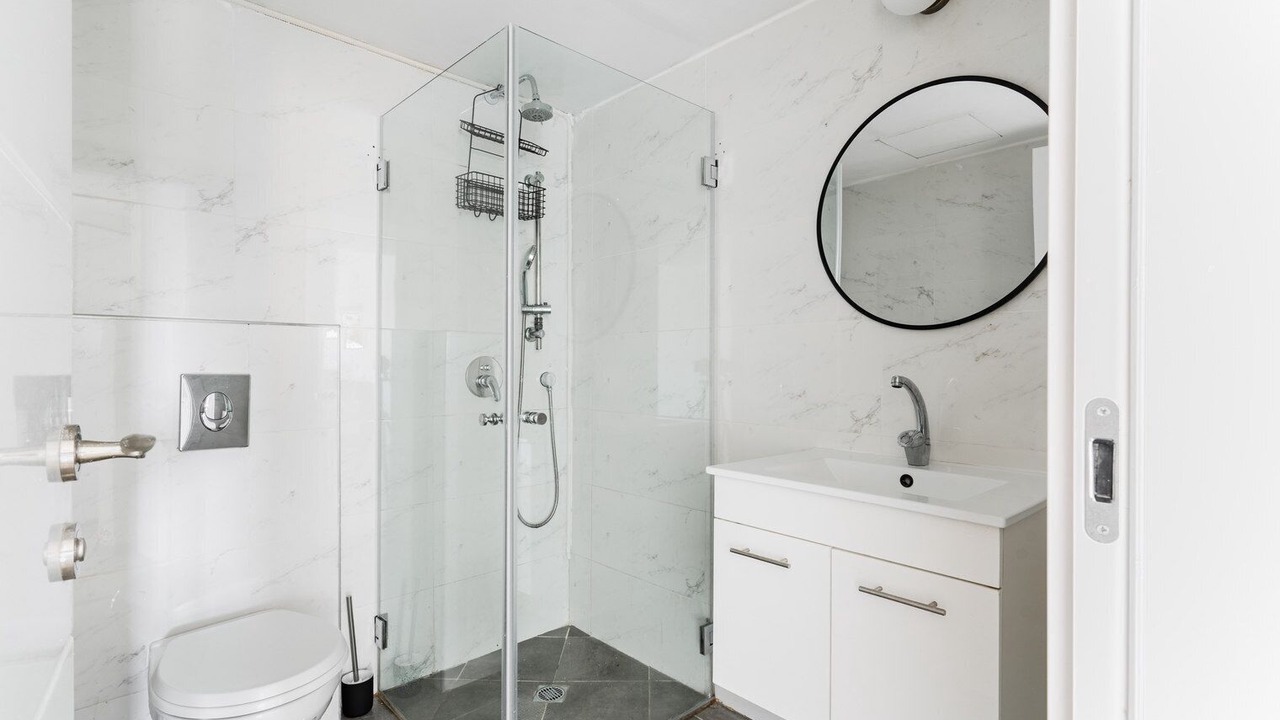 Photo of Bathroom in Florentin
