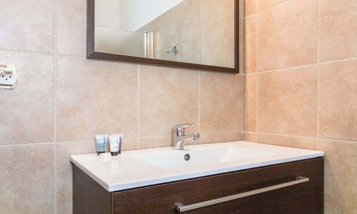 Photo of Bathroom in Kerem HaTeimanim