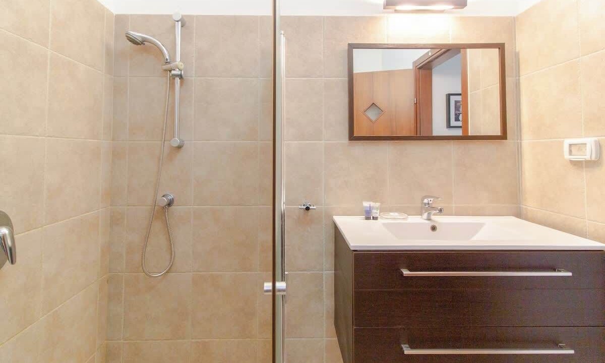 Photo of Bathroom in Kerem HaTeimanim