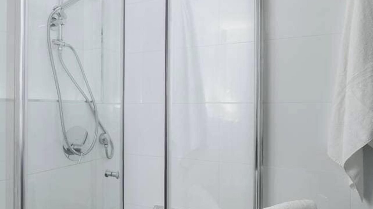Photo of Bathroom in Florentin