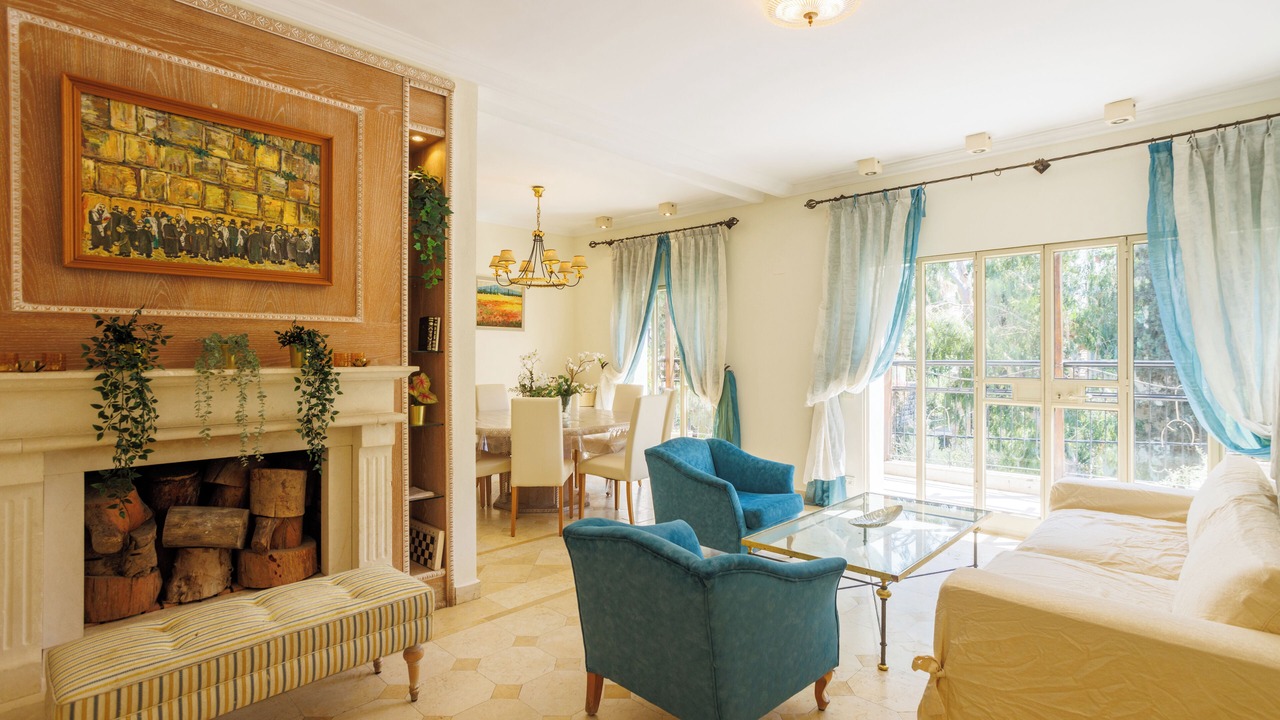 Photo of Livingroom in Mamilla